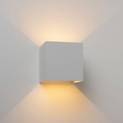 Led wandlamp up & down cube model sensor 1 watt 100 lumen wit